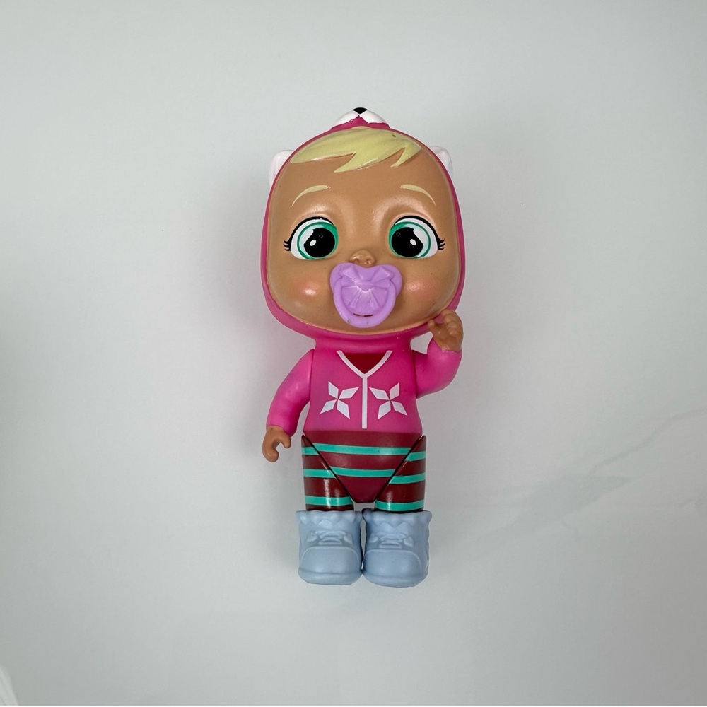 Cry Babies Magic Tears Icy World Maya Keep Me Warm Series Doll